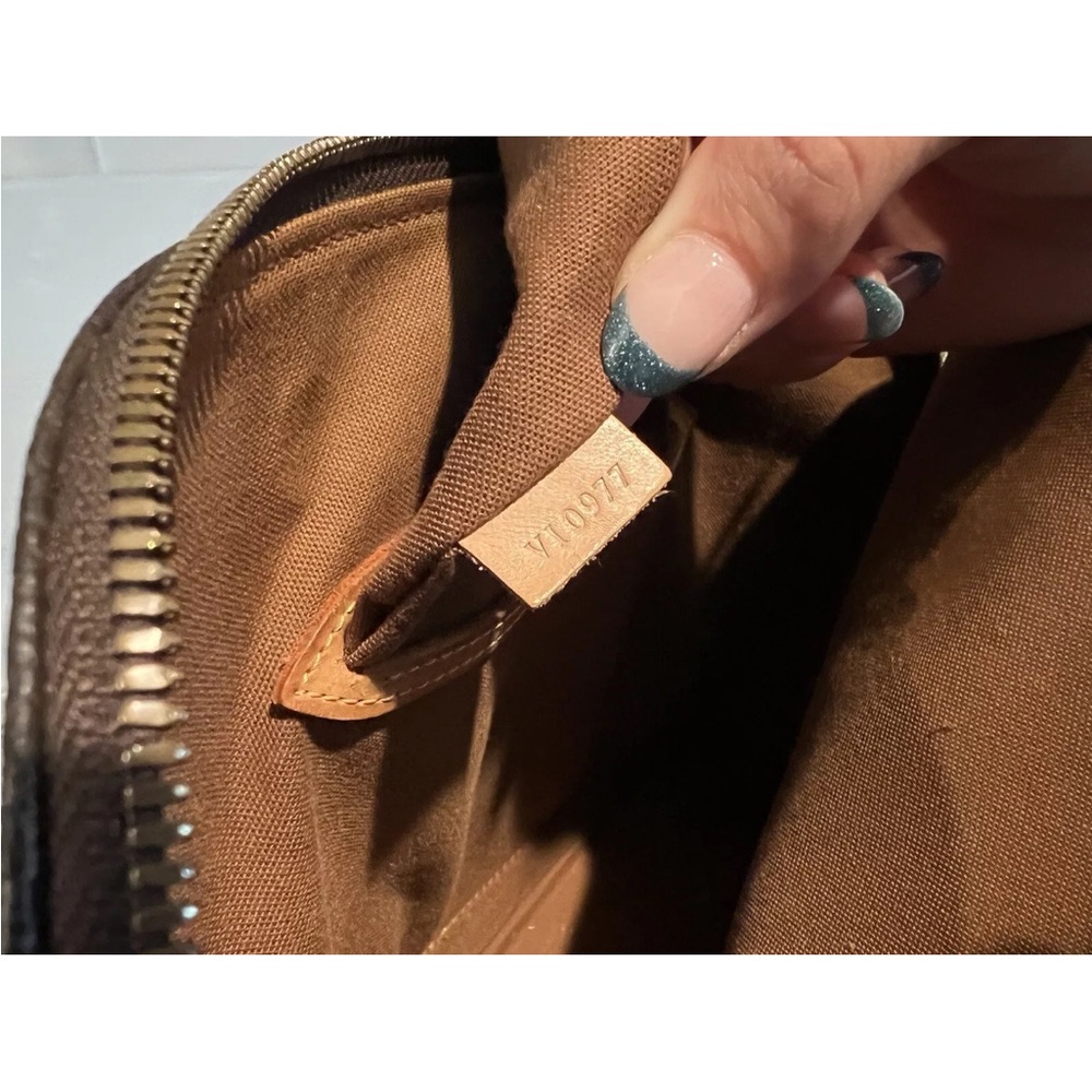 Louis Vuitton Brown Monogram Handbag - Picture 5 of 9